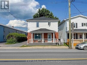 Building Photo - 4515 Ste-Catherine St