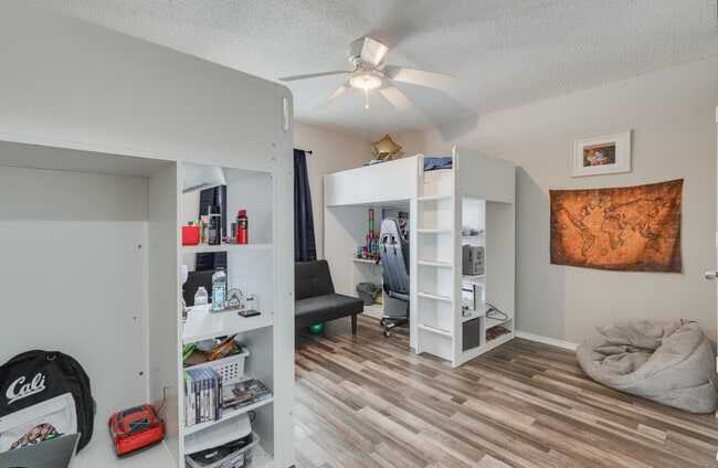 Building Photo - 308 McMurtry Dr
