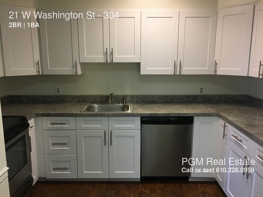 Primary Photo - 21 W Washington St
