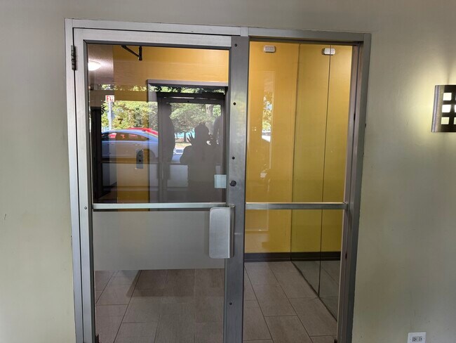 Foto del edificio - 7120 N Sheridan Rd