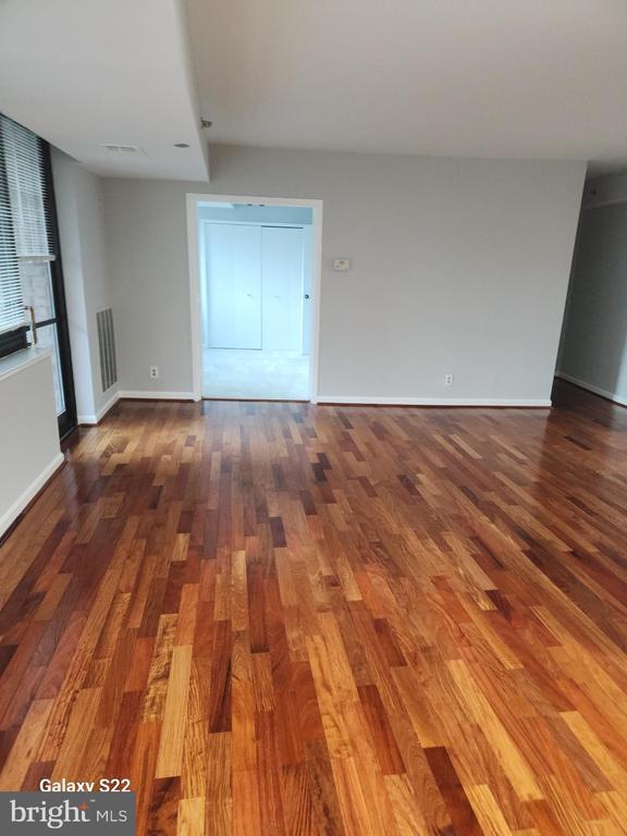 Building Photo - 1805 Crystal Dr