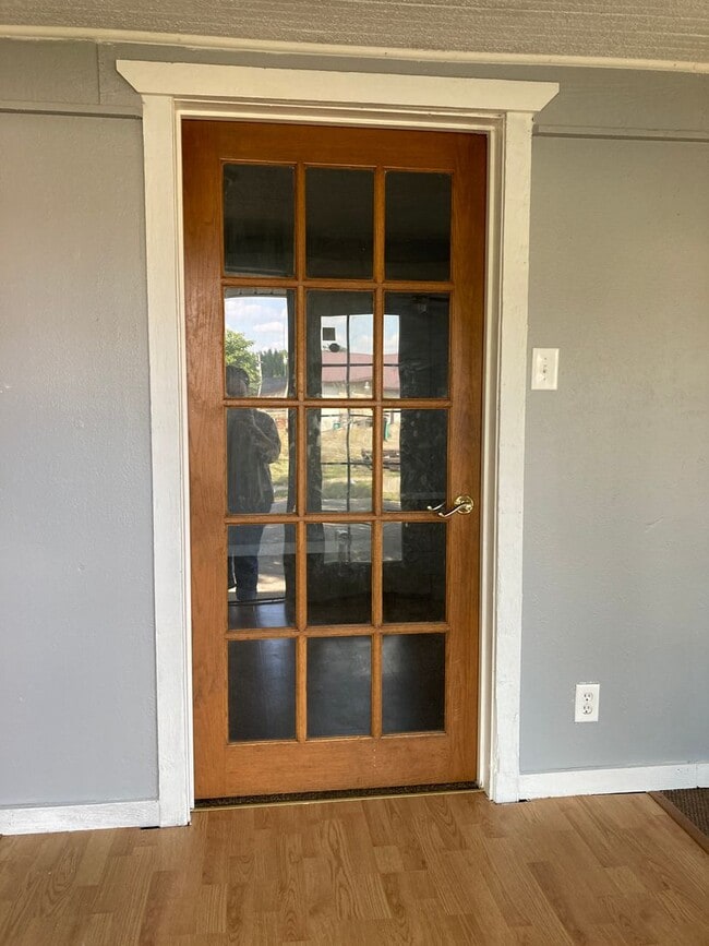 Foto del edificio - Nice 2 bedroom with fenced in back yard.