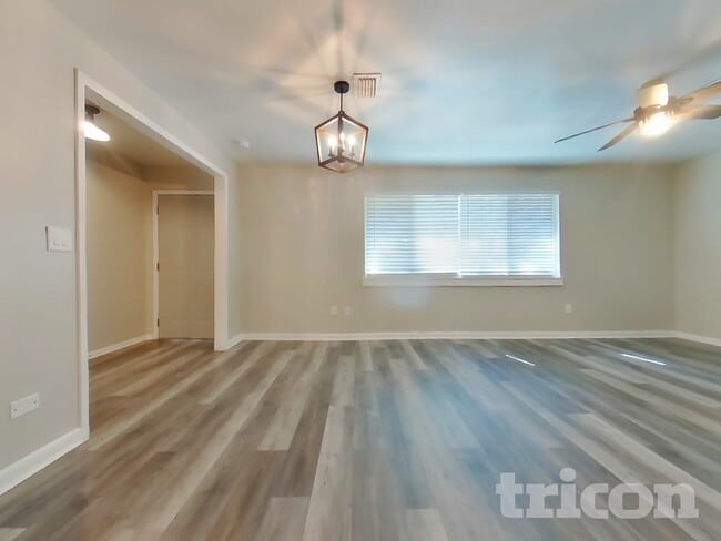 Building Photo - 243 E Bay Ave