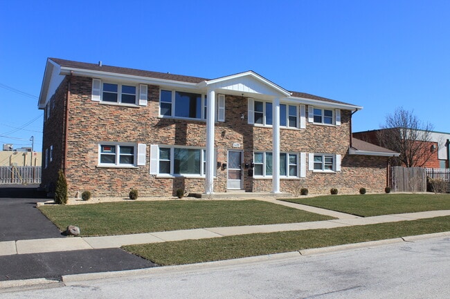 Foto del edificio - 14475 Jefferson Ave