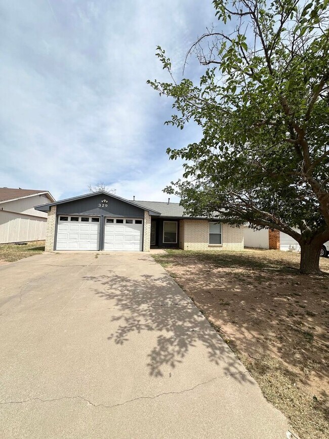 Building Photo - 329 Rocky Ln Dr