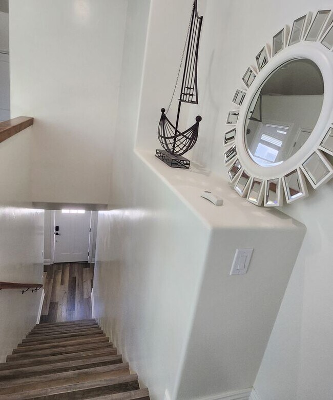 Foto del edificio - 872 Wild Rose Cir