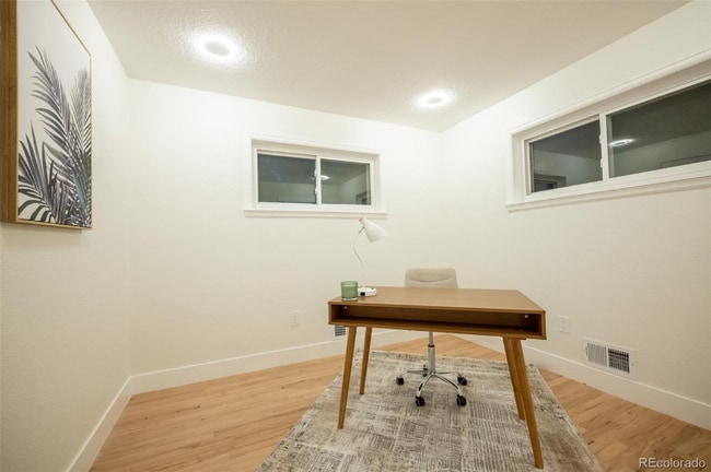 Building Photo - 11000 Larry Dr