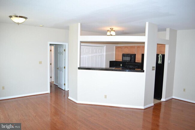 Foto del edificio - 8202 Blue Heron Dr