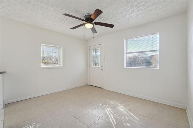 Foto del edificio - 324 Brooks Ave SW