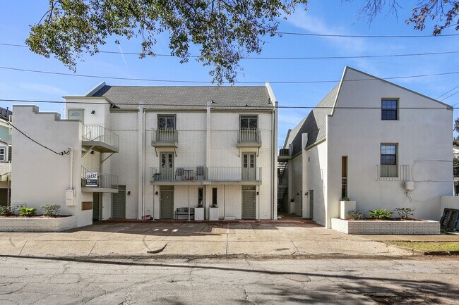 Foto del edificio - Garden District Studio Apartment, All Utilities Included!