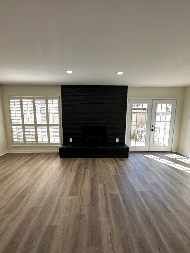 Foto del edificio - 10378 Briar Forest Dr