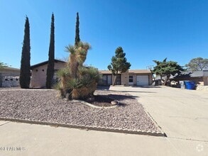 Building Photo - 6625 Escondido Dr