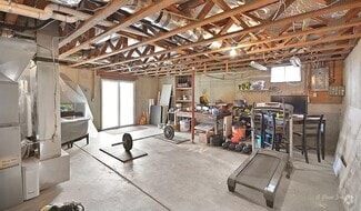 Building Photo - 2214 Regina Dr