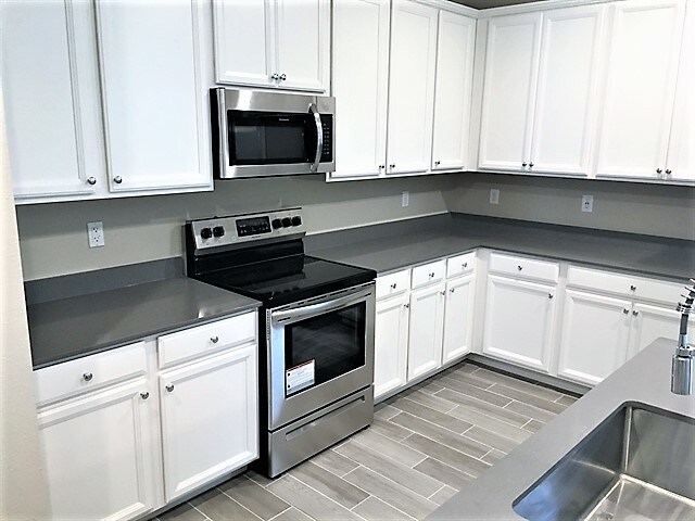Foto del edificio - 15779 Douglas Lake Drive
