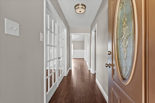 Foto del edificio - 718 E Lambuth Ln