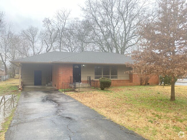 Building Photo - 1527 Stonewall Blvd