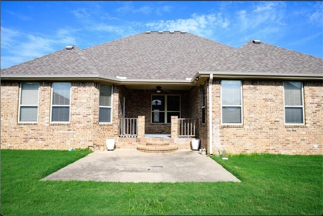 Building Photo - 4604 SW Swinton Dr