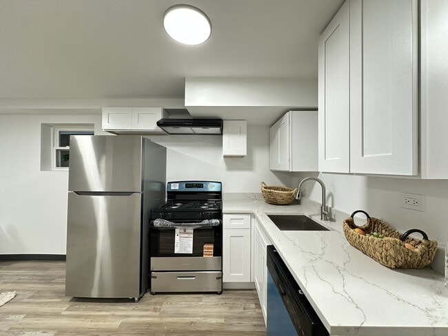 Building Photo - 1634 N Whipple St