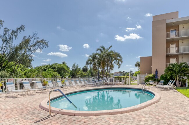 Foto del edificio - 2850 NE 14th Street Causeway
