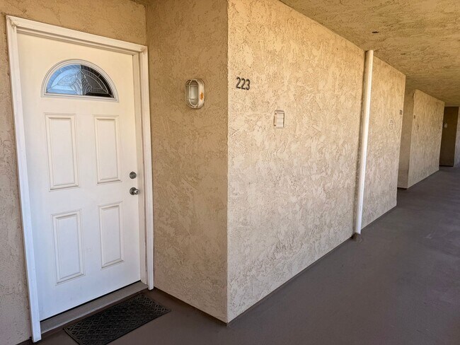 Foto del edificio - 223 E Surfside Dr