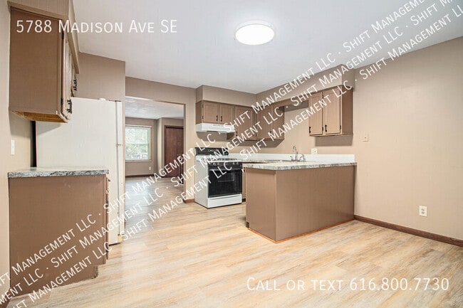 Foto del edificio - 5788 Madison Ave SE