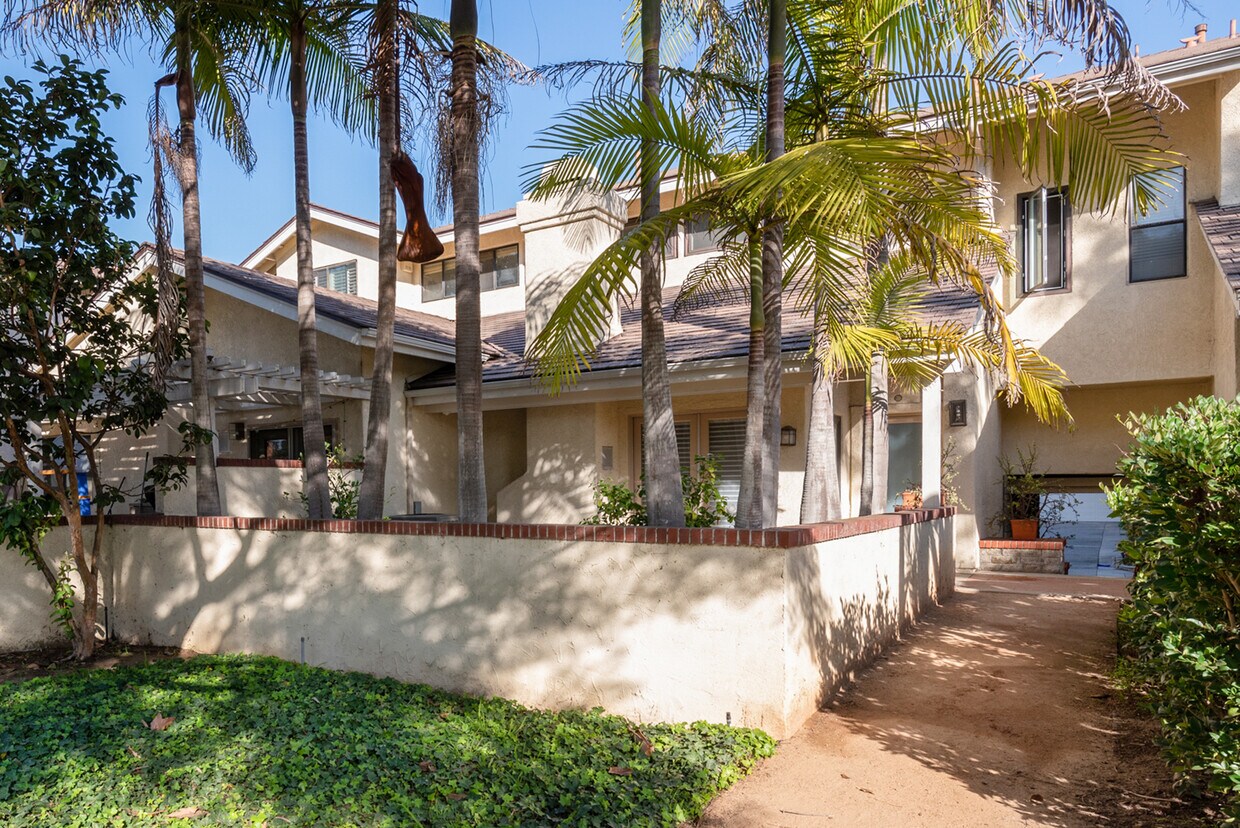 Private Gated Community - 15 Laguna Ct