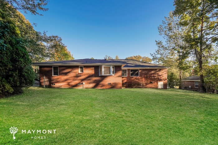 Building Photo - 3815 Crest Dr