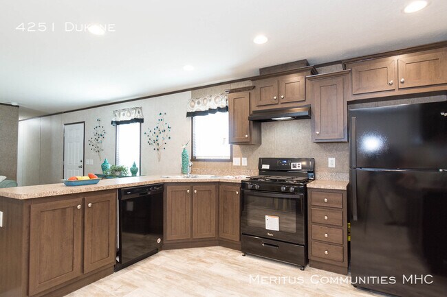 Building Photo - Move In Today! Call 317.856.4838