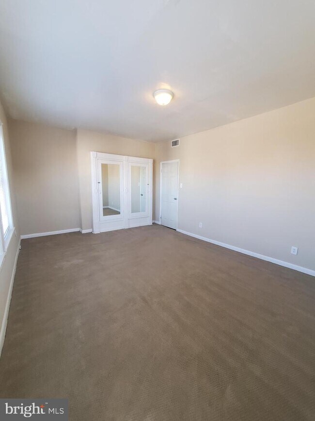 Foto del edificio - 4036 Spring Garden St