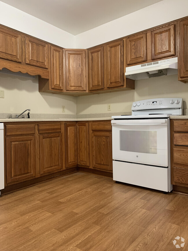 Building Photo - Coastal Park Townehomes