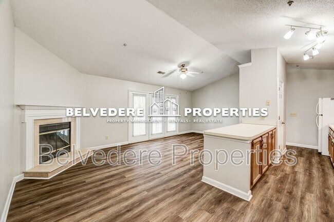 Foto del edificio - 5934 W Friendly Ave