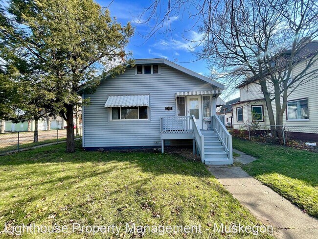 Building Photo - 2 br, 1 bath House - 2300 Baker St