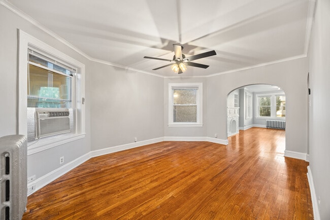 Foto del edificio - 2443 W Gunnison St