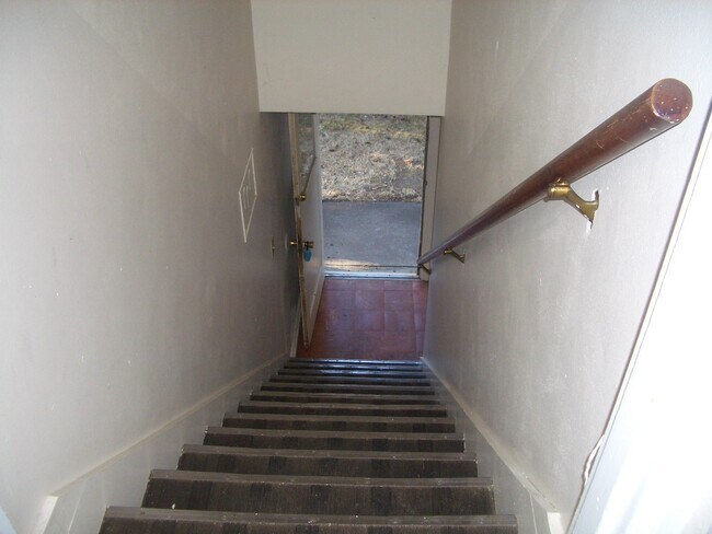 Foto del edificio - 1 Bedroom Duplex in Southwest Eugene
