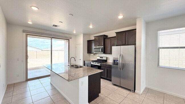 Building Photo - 40352 W Jenna Ln