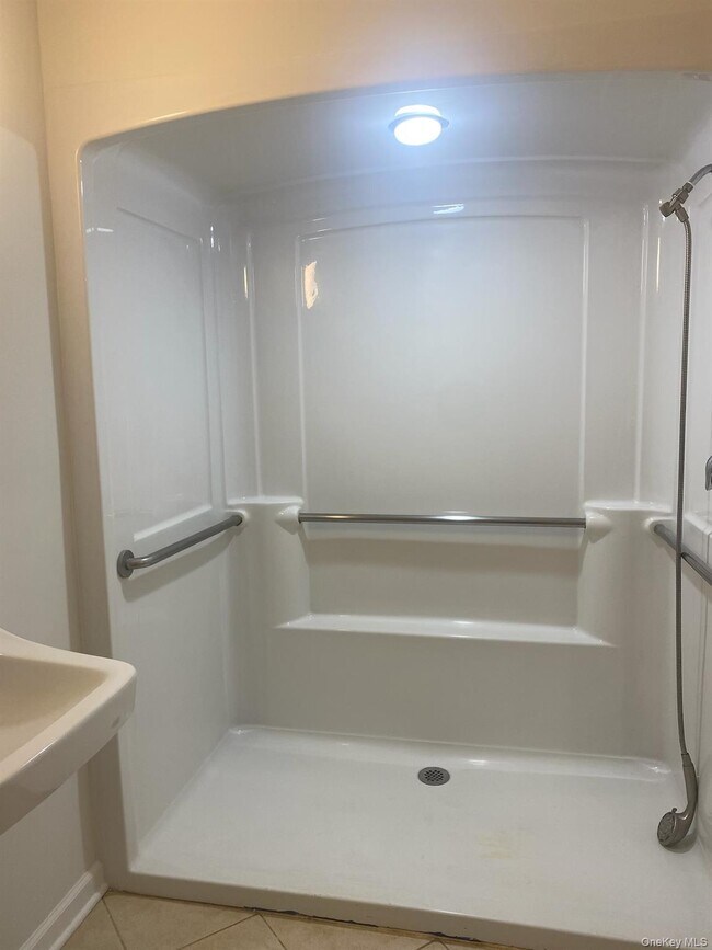 Foto del edificio - 94 4th Ave