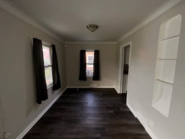 Foto del edificio - Stunning 3 Bedroom Brick Bungalow on Eastside of Detroit, Move in ready!