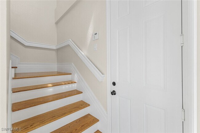 Building Photo - 1325 Mariposa Cir