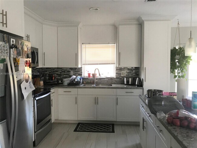 Foto del edificio - 15563 SW 107th Pl