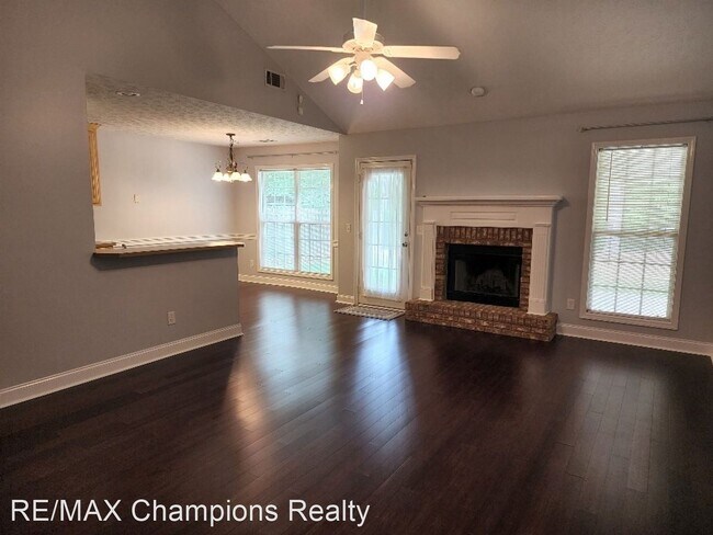 Foto del edificio - 3 br, 2 bath House - 8004 Garrett Pines Drive