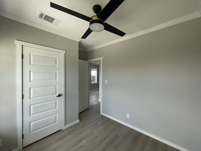 Building Photo - 972 Xanadu E