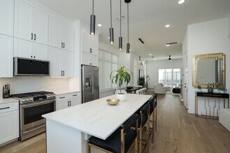 Building Photo - 5704 Fairdale Ln