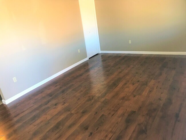 Foto del edificio - 1527 E Cinnabar Ave