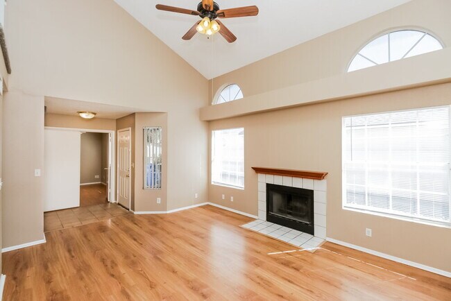 Foto del edificio - 3 1811 S 39th St