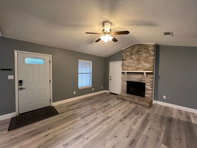 Building Photo - Updated in East Milton
