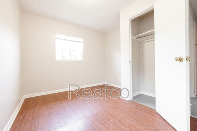 Foto del edificio - 2965 McGuffey Rd