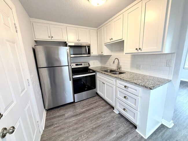 Foto del edificio - Updated Studio Home in Lyons Park Neighborhood!!