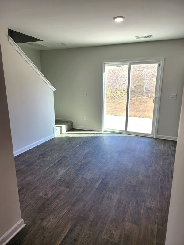 Building Photo - 429 Delahays Rd
