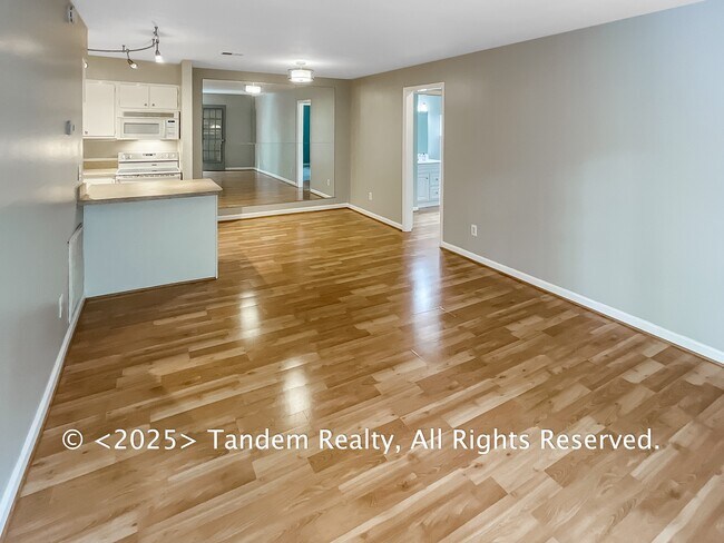 Building Photo - 118 Prescott Pl