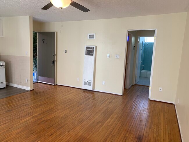 Building Photo - 1731 Silver Lake Blvd